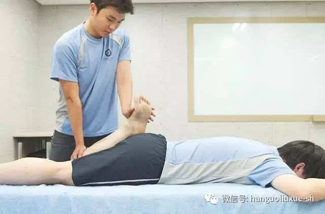 瑜伽馆里的私密推拿