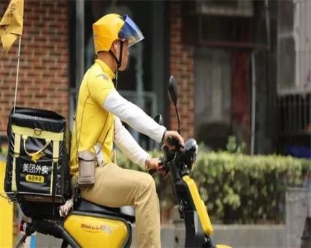 表卖员的特殊服务