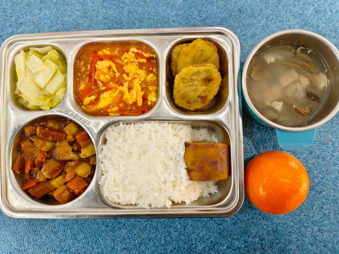 丽江龙岗3幼时学生快餐