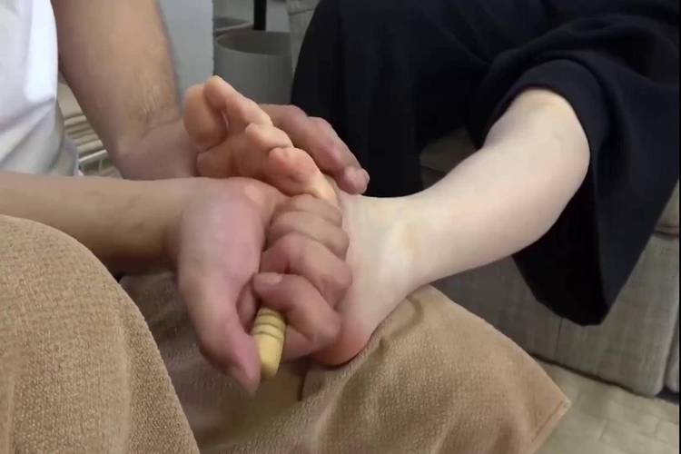对白少妇推油推拿浙江少妇