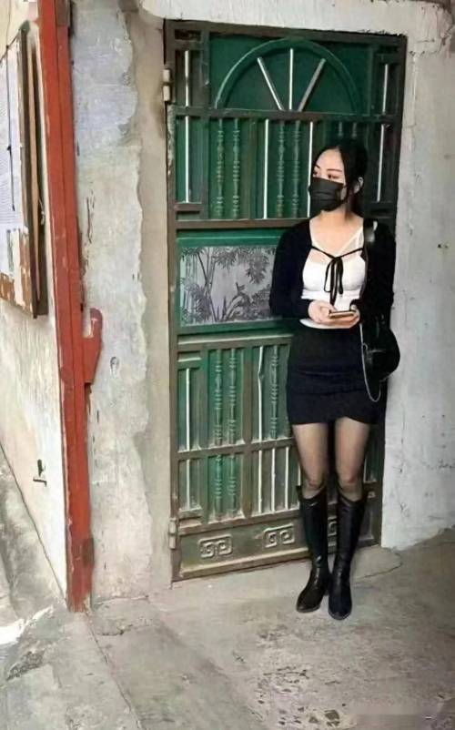 �����վ�ָ�Ů