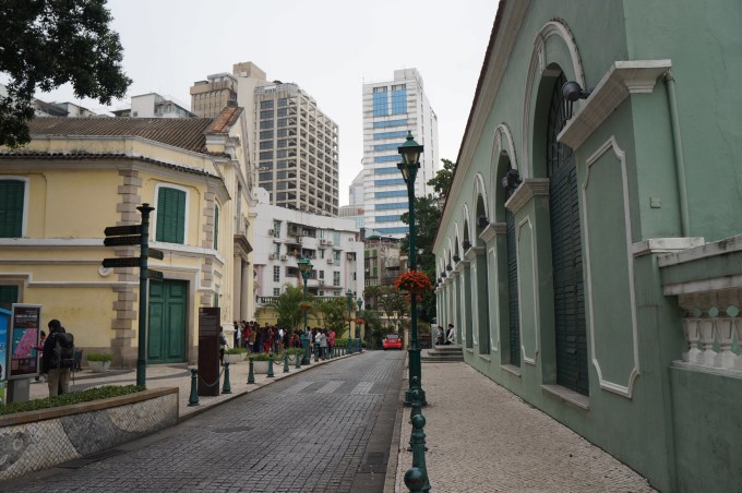 荆州龙港150爱情街地址