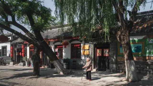 鹿邑县芙蓉街后面的小路