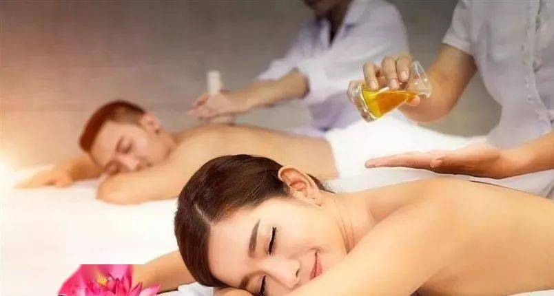 女大学生的精油推拿在线
