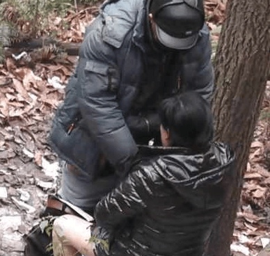 70岁老人丛林买卖10元一次