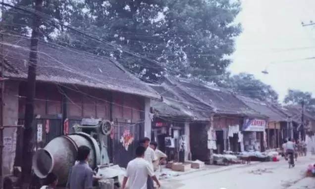 濮阳站街路女孩