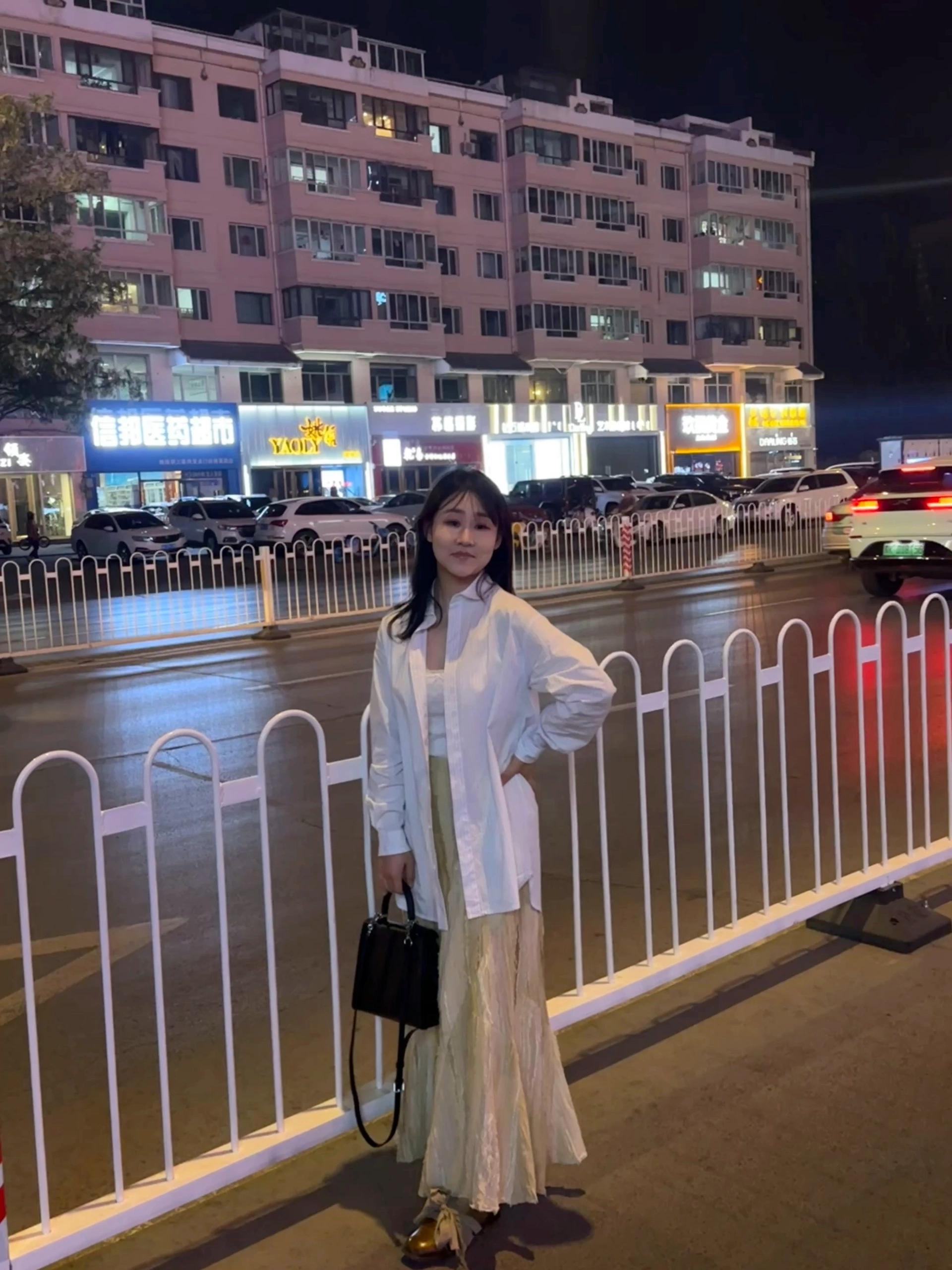 鄂尔多斯二轻巷的妹子叫什么