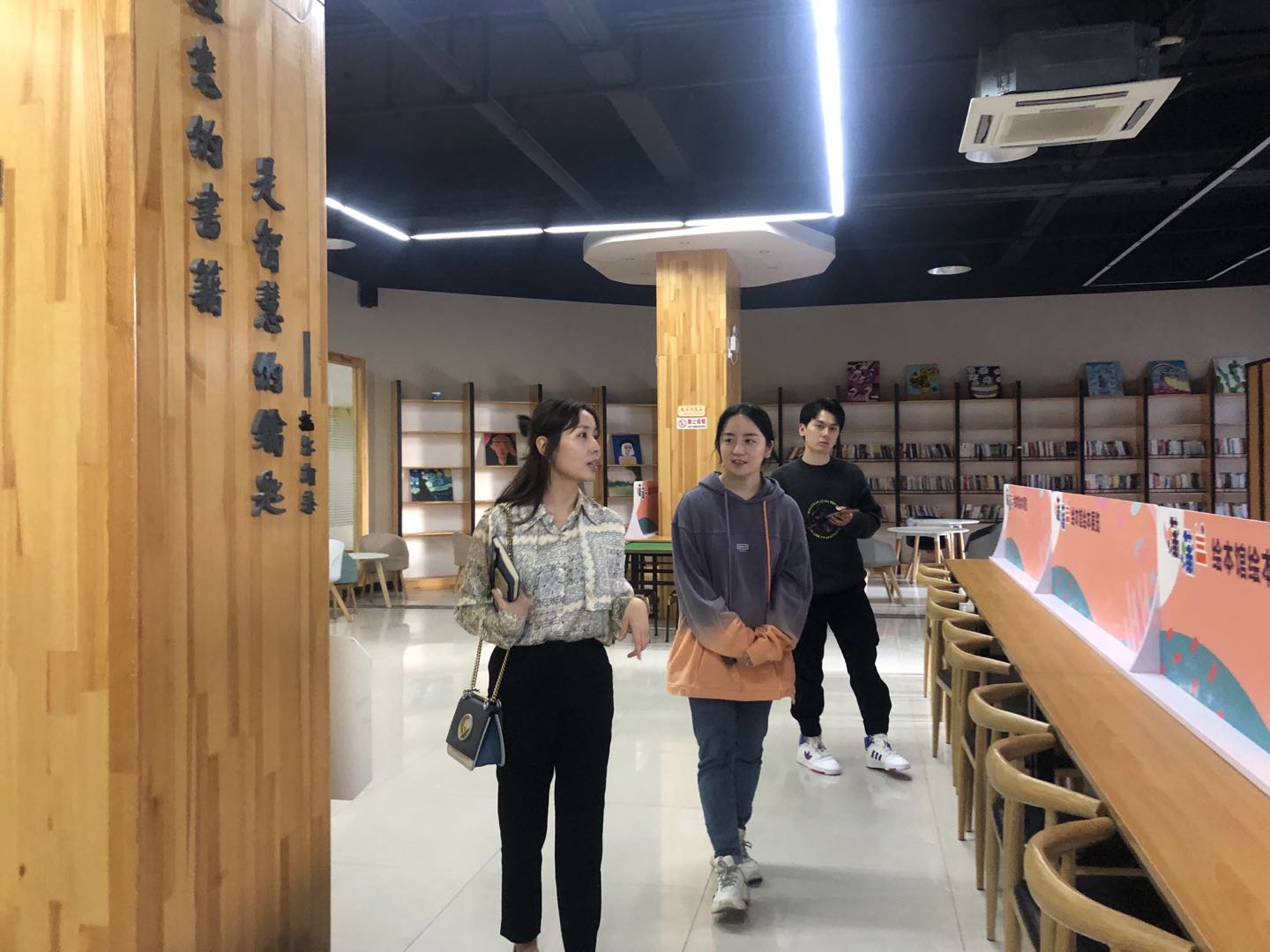 长沙站街路女孩