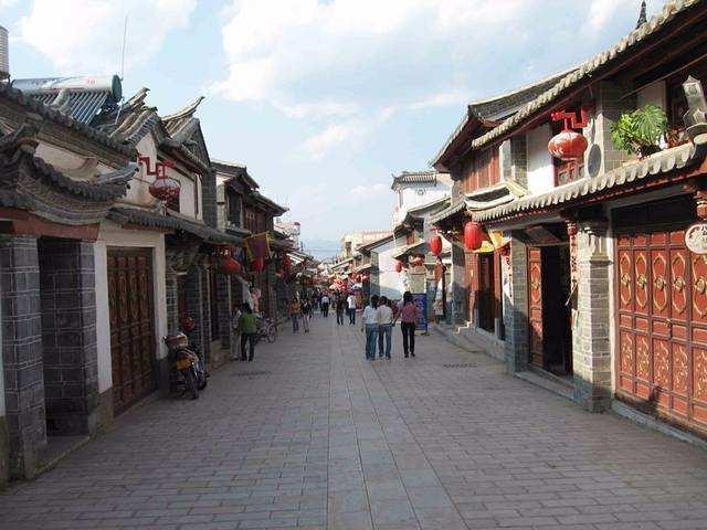 易门推拿一条街在哪里