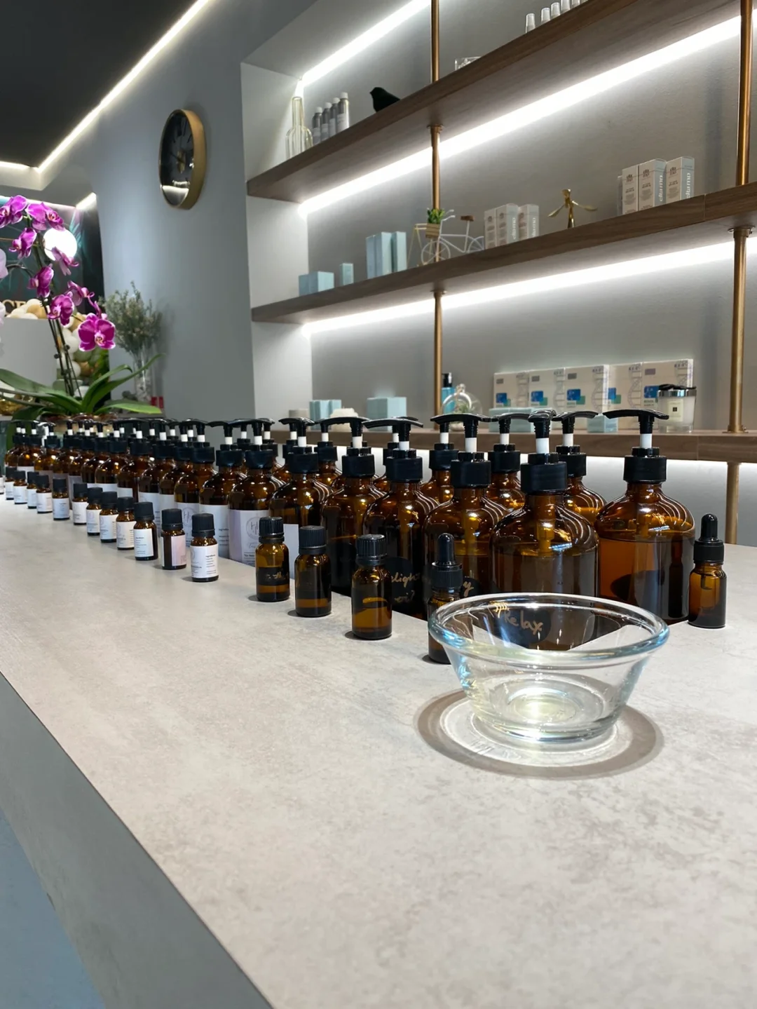 特殊精油推拿店