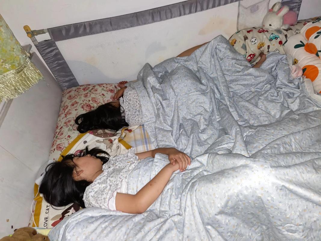 陪睡的女人