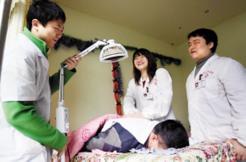 特殊推拿大学生