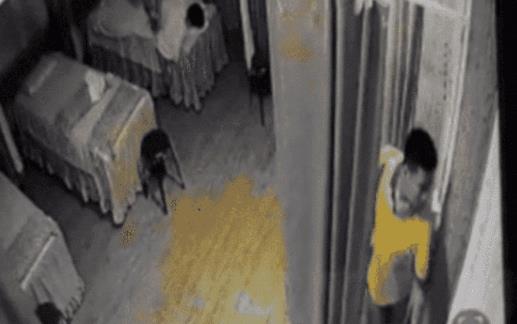 特殊的女大学生推拿
