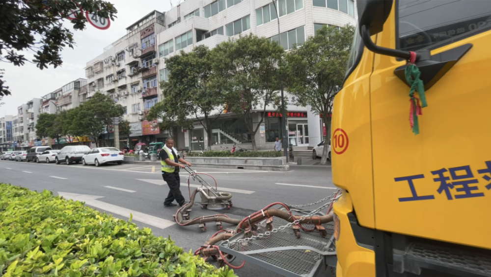 向阳二路50元一条街