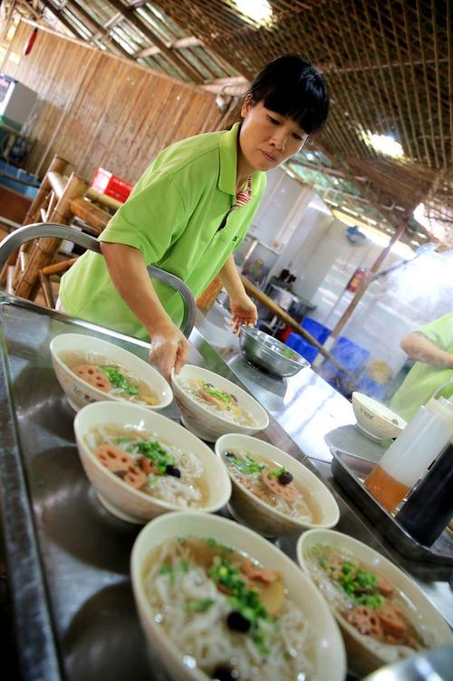 鹤山鸡窝一条街在那里啊