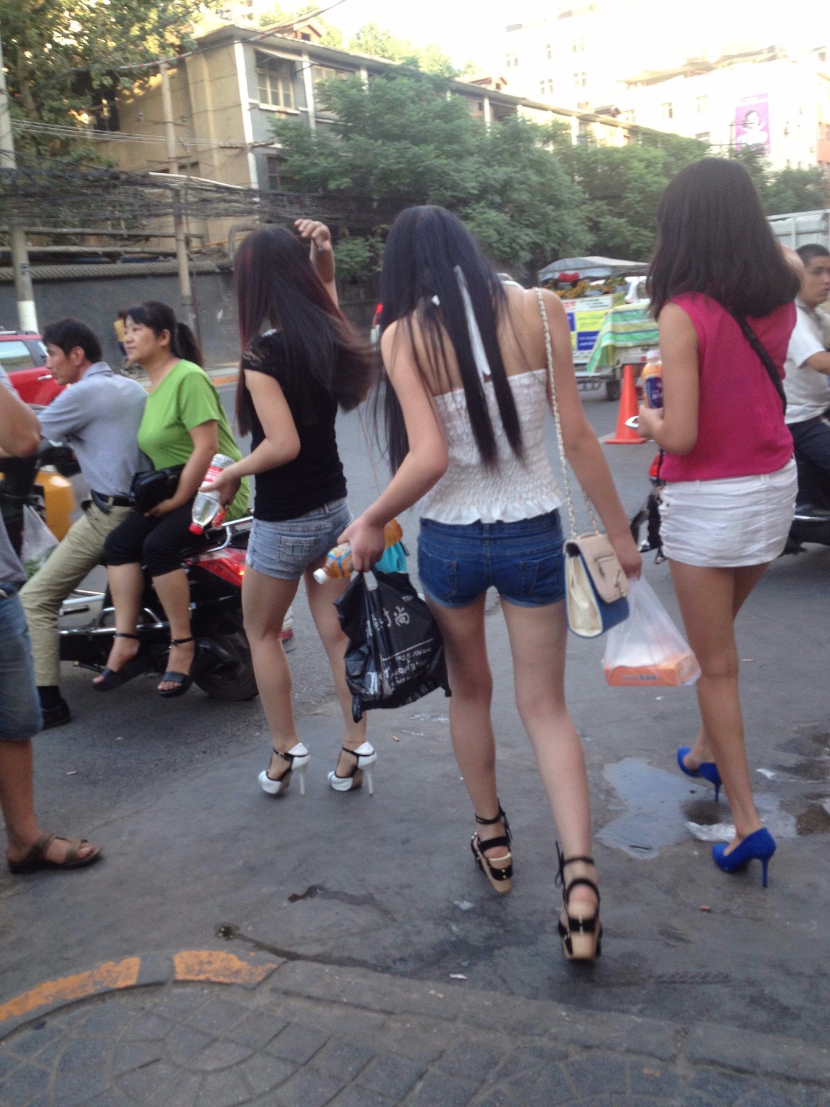 左近站街美女在什么处所
