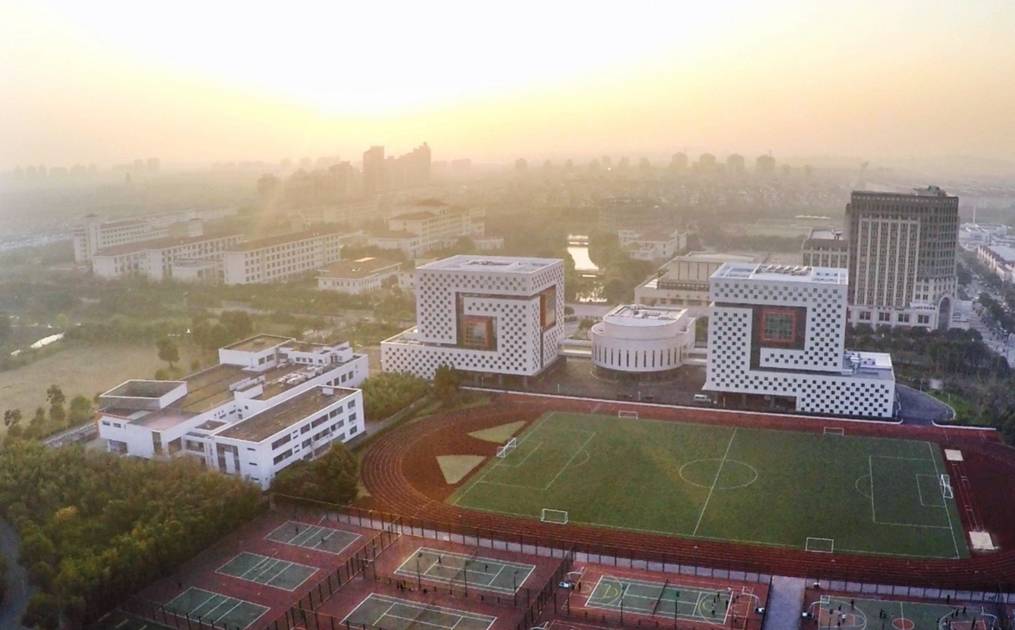 松江大学城学生几多一次