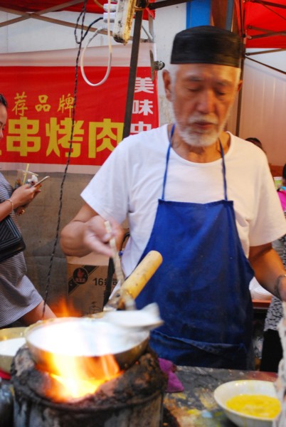 甘肃回民阿娘来青海卖皮