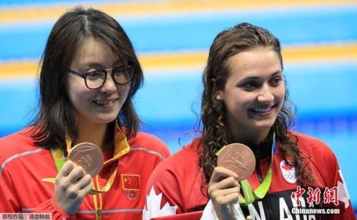 约100米以内的女人
