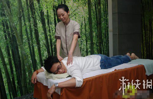 女大学生特殊推拿3