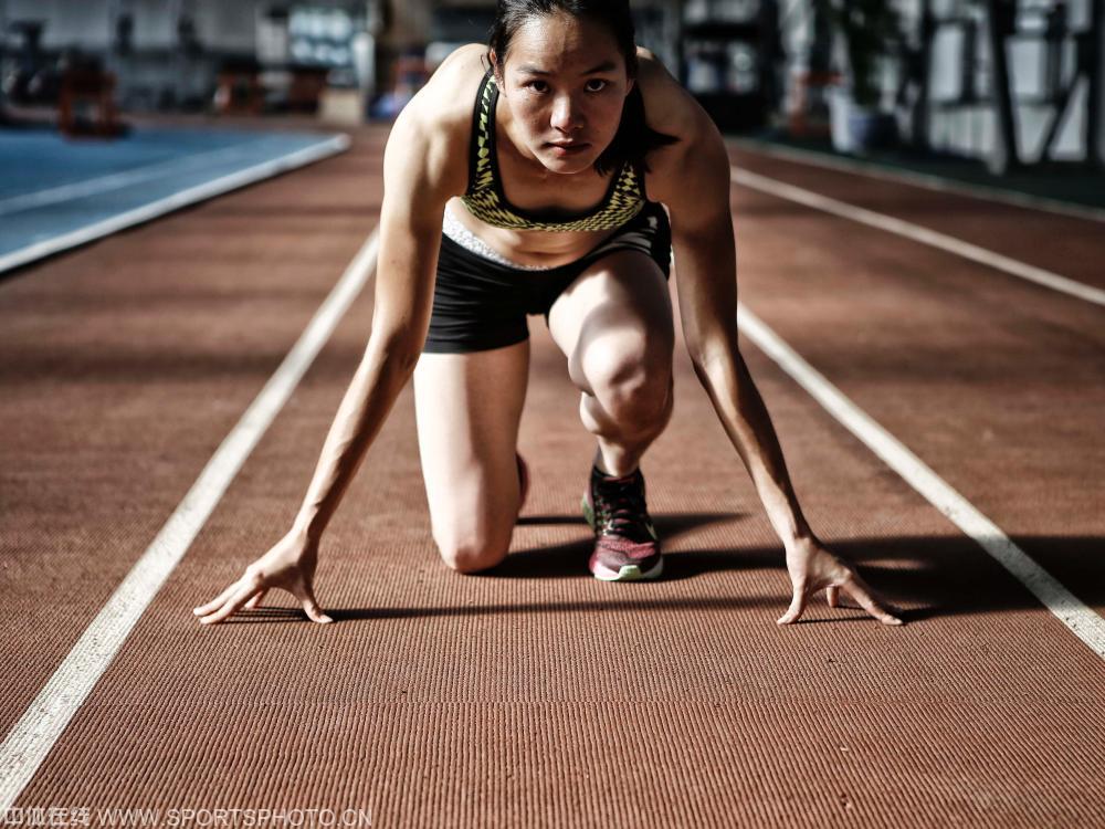 100米女人电话