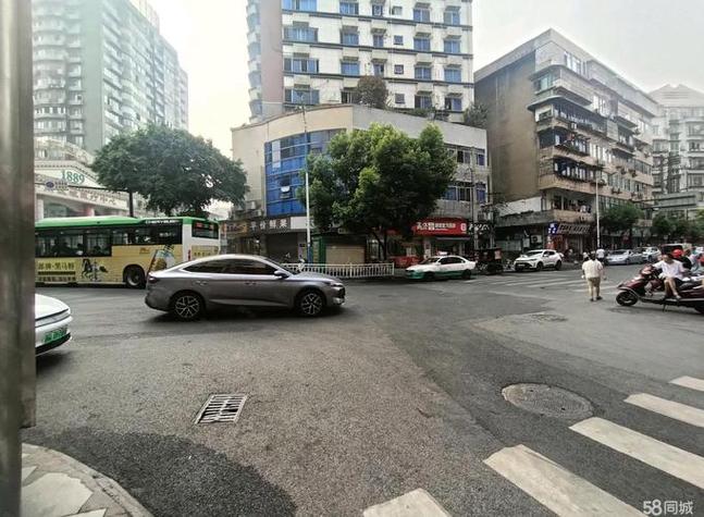 宜宾敬业路此刻还年轻妹子吗