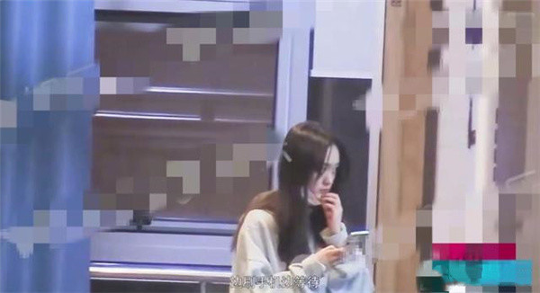 96高颜值表围女在酒店