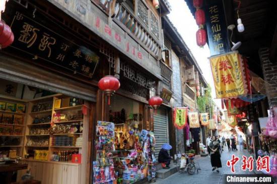 吐鲁番幼推拿店一条街在哪