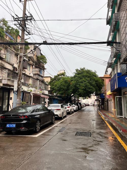 乐山火车站后面的幼小路