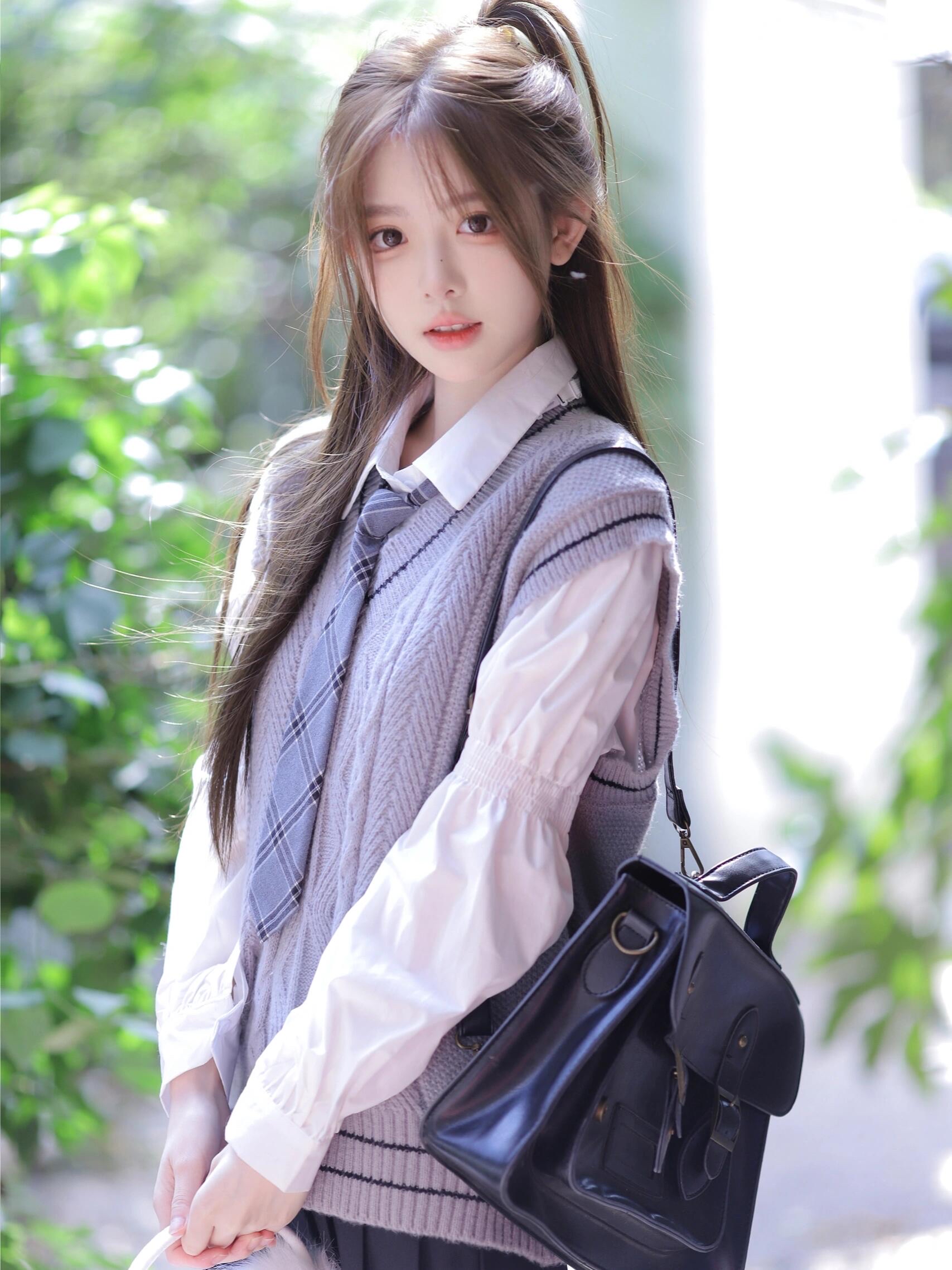 清纯的女大学生