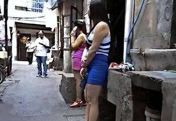 义乌廿三里哪里有站岗街女