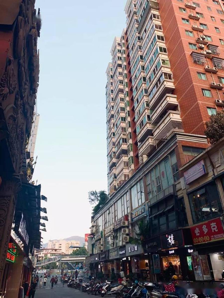 雅安晚上小路