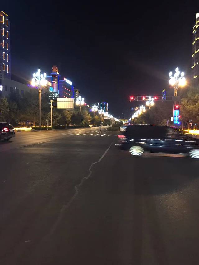 奎屯特色一条街