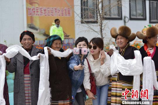吉利村个地位有女娃