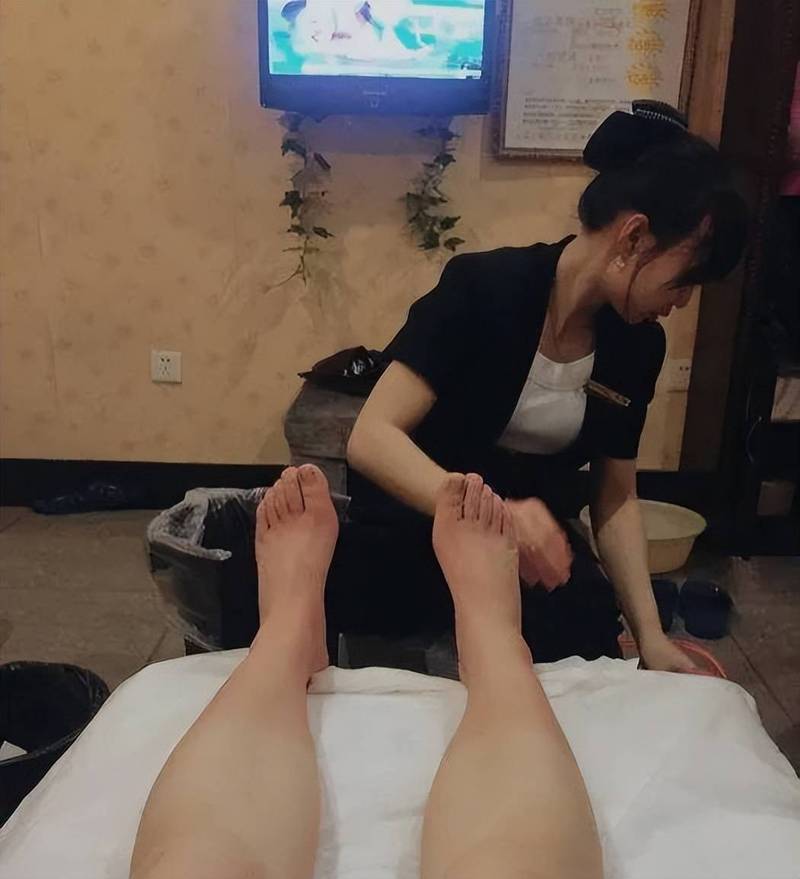 洗脚的半套有哪些服务