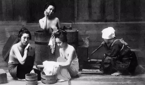 村落妓女也风骚