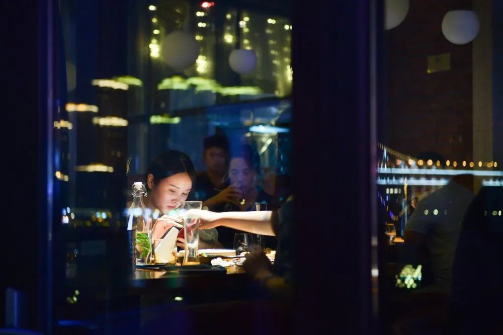 沉庆夜生涯品茶夜生涯