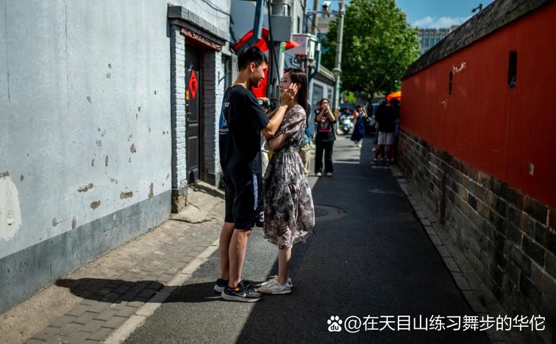 街头巷尾一百块的爱情
