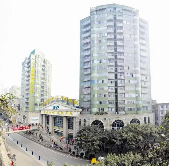 宜宾二医院对面小路