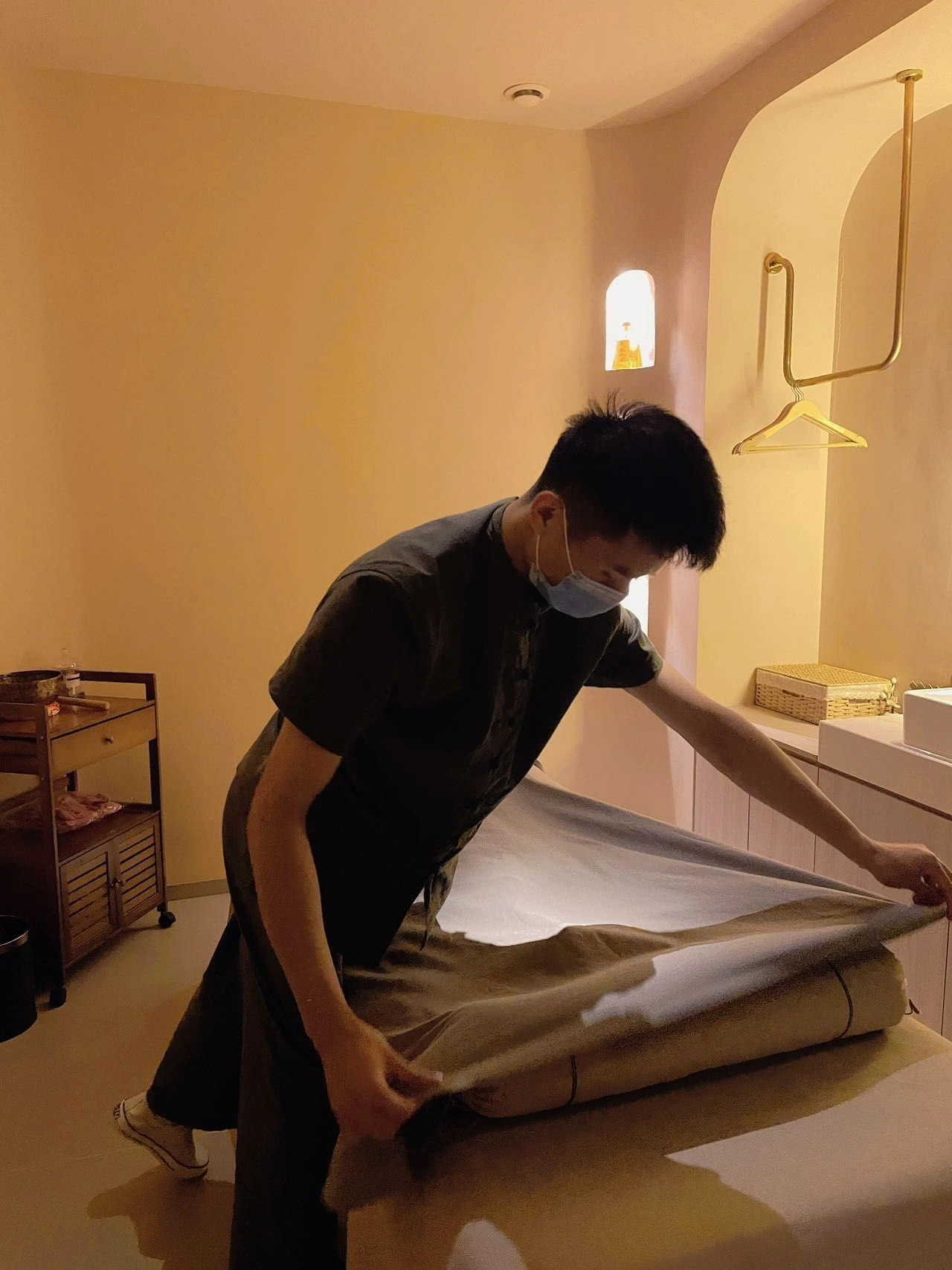 路桥男技师上门sPA