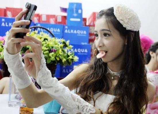 女大学生推拿的奥秘
