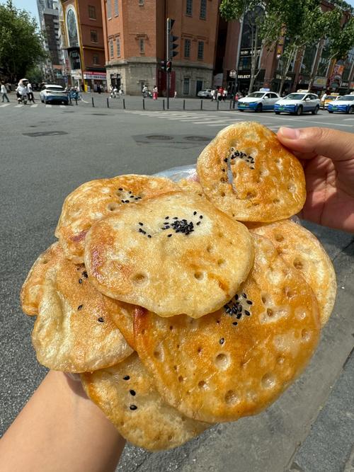 武汉南巷社区剁饼子