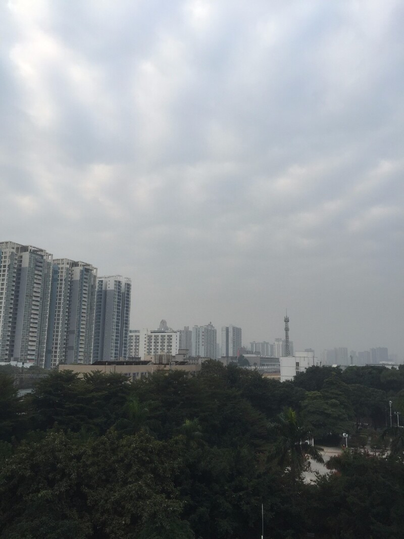嘉峪关火车站左近有站大街的