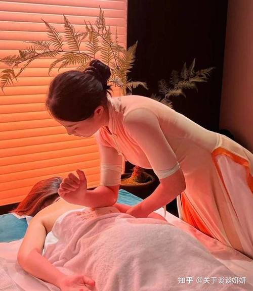 给寂寞少妇推油