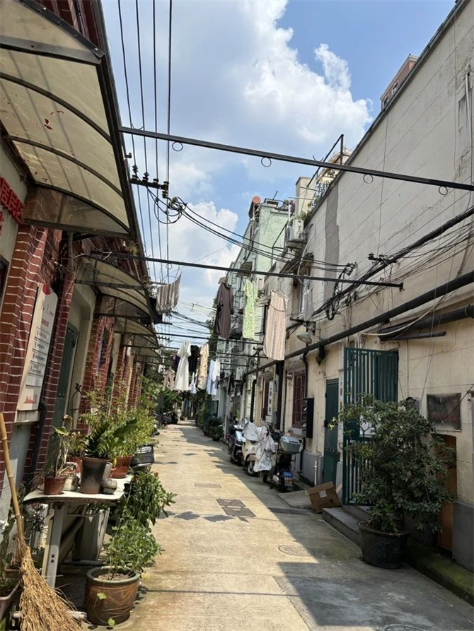 上海徐汇区有站幼巷的