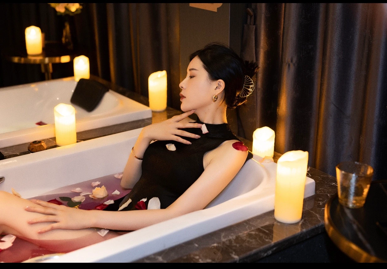 陌陌推拿女泡澡
