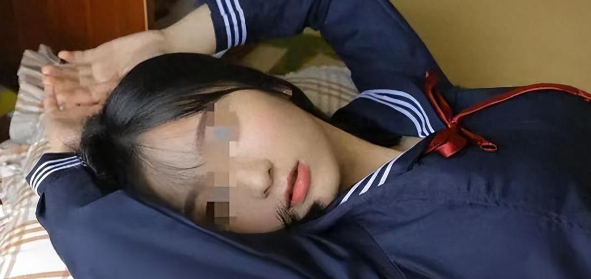 若何戏卖的女大学生