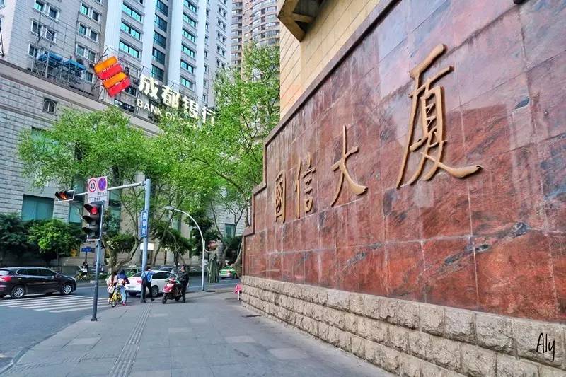 新郑龙湖广场对面幼小路在哪