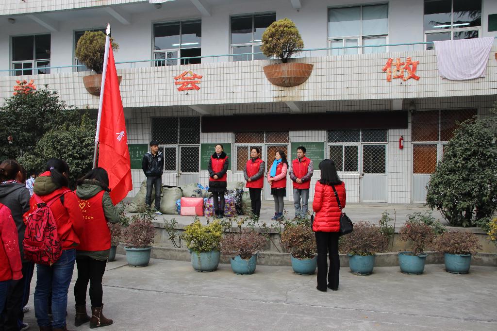 安康学院学生出来服务