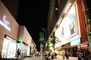 兰州新港城步行街小路